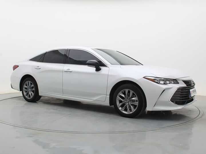 Фото 3 - Toyota Avalon