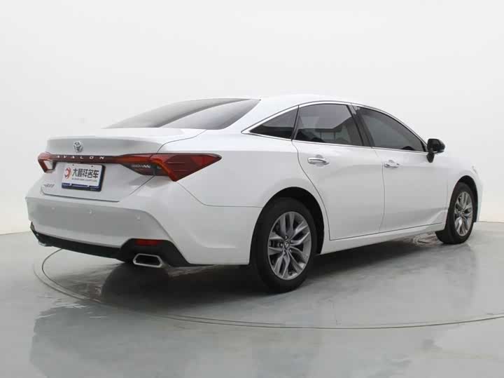 Фото 5 - Toyota Avalon