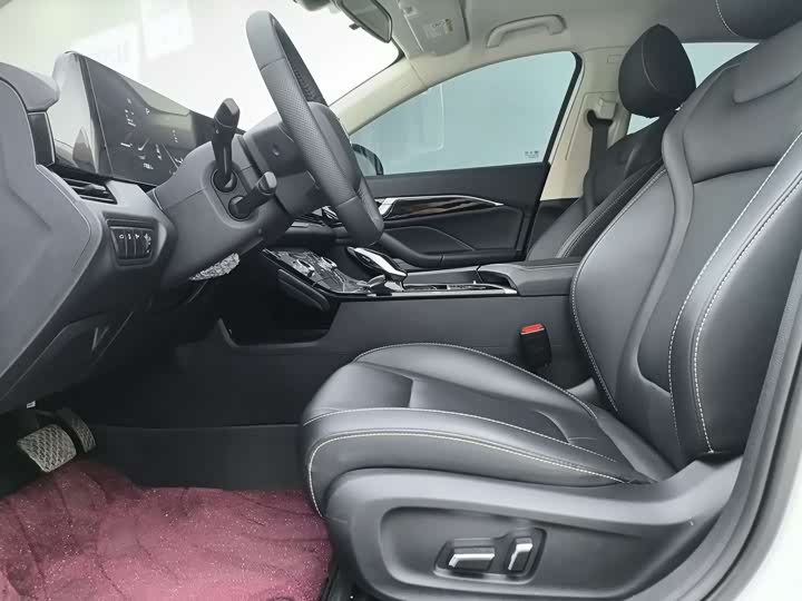 Фото 4 - Bestune B70