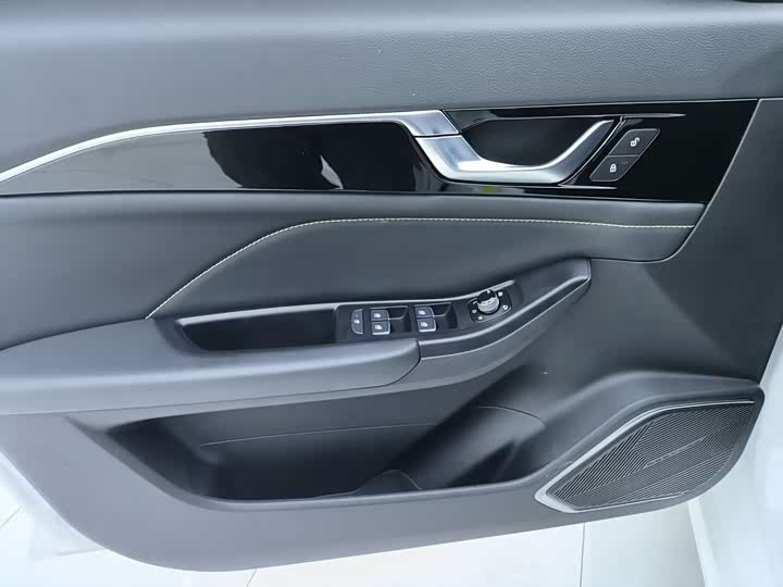 Фото 5 - Bestune B70