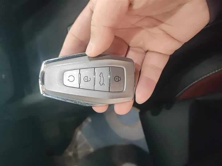 Фото 9 - Geely Coolray