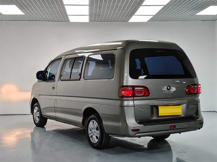 Фото 8 - Dongfeng Forthing Lingzhi M5