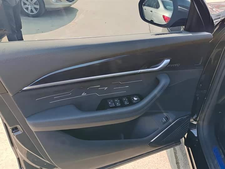 Фото 7 - Geely Monjaro