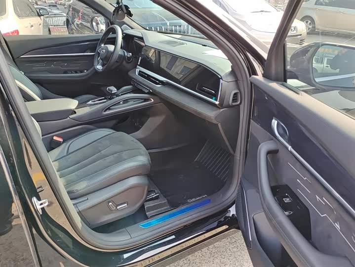 Фото 8 - Geely Monjaro