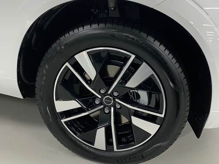 Фото 4 - Volvo XC60