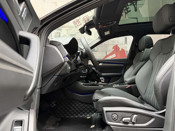Фото 5 - Audi Q5L