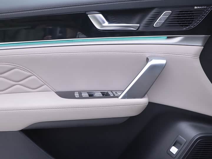 Фото 6 - BYD Tang Hybrid/EV