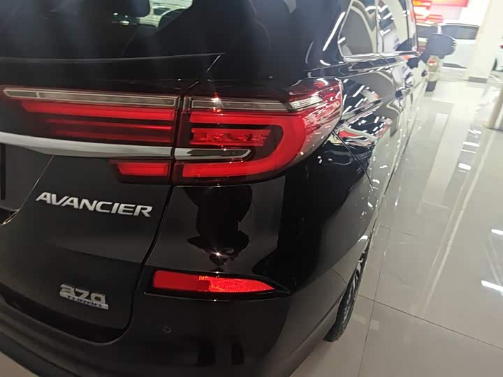 Фото 8 - Honda Avancier