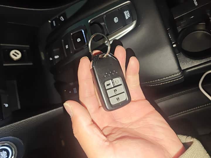 Фото 9 - Honda Avancier