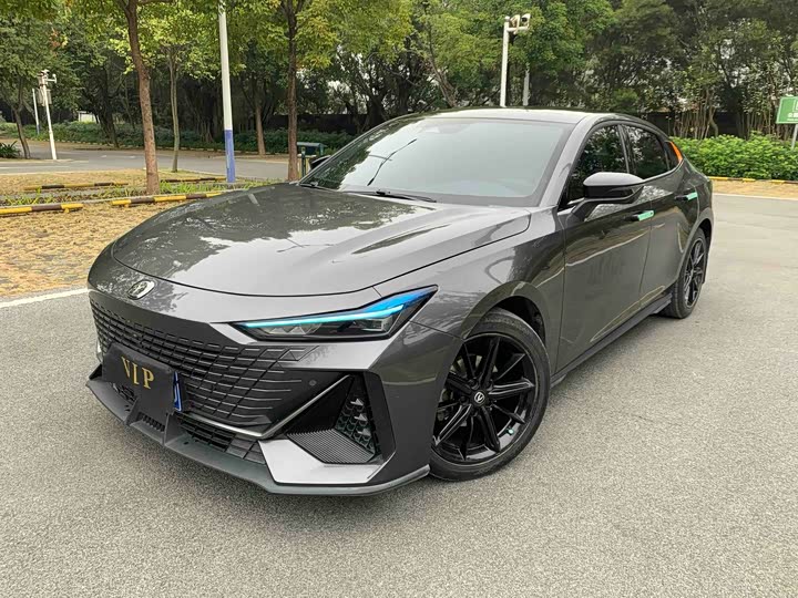 Фото 1 - Changan UNI-V