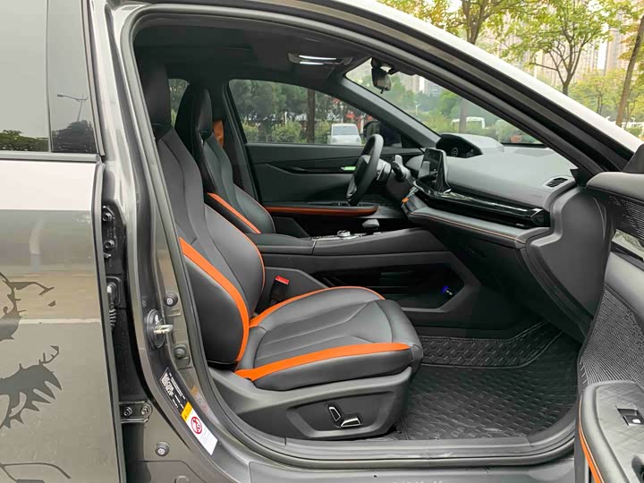 Фото 9 - Changan UNI-V