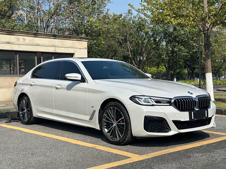 Фото 3 - BMW 5 Series