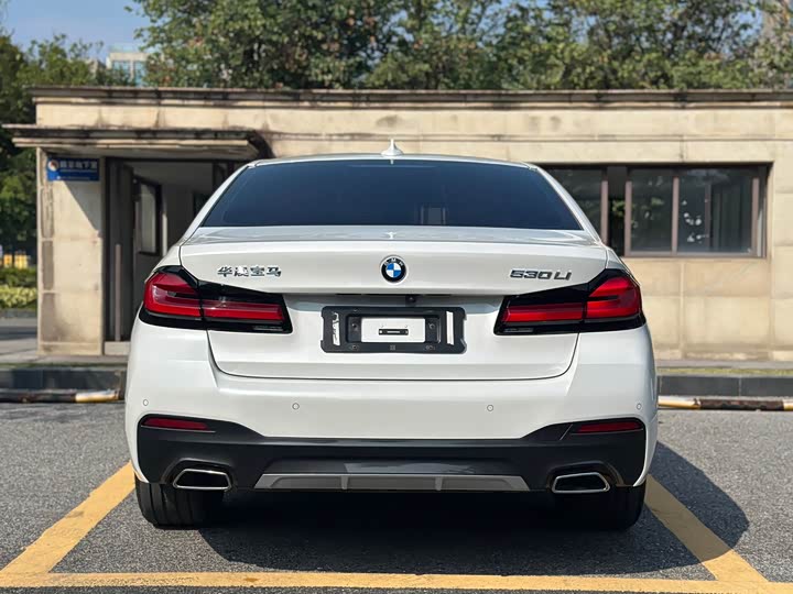 Фото 5 - BMW 5 Series