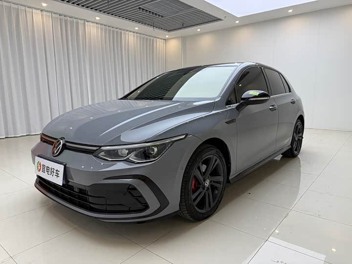 Фото 1 - Volkswagen Golf