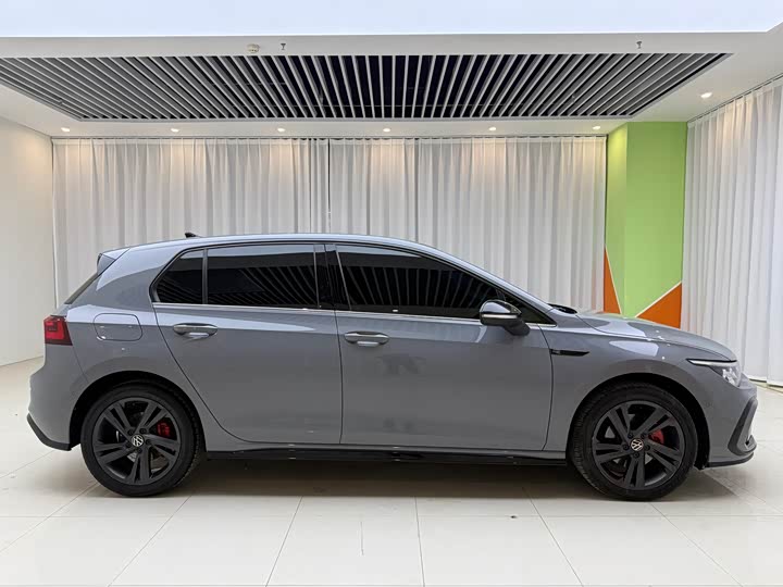 Фото 4 - Volkswagen Golf