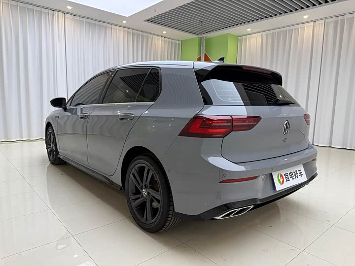 Фото 7 - Volkswagen Golf