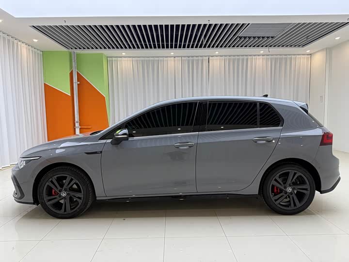 Фото 8 - Volkswagen Golf