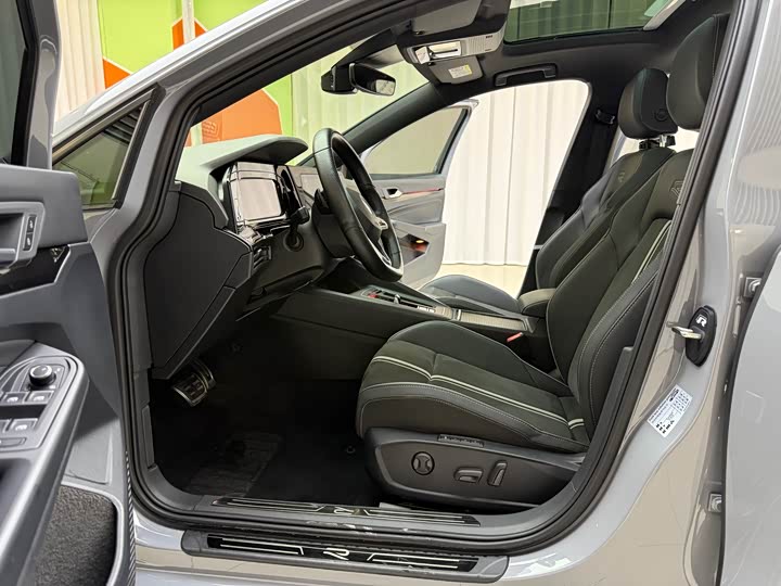 Фото 9 - Volkswagen Golf