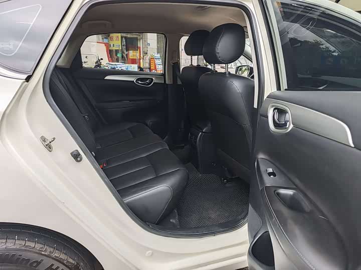 Фото 5 - Nissan Sylphy