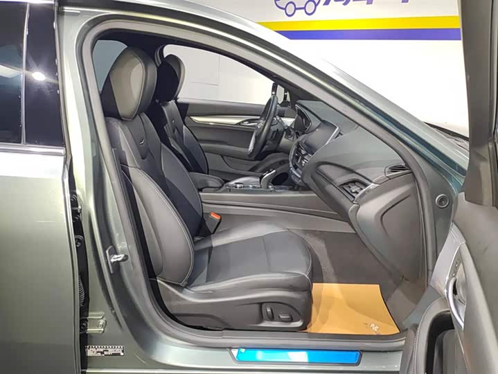 Фото 8 - Cadillac CT5