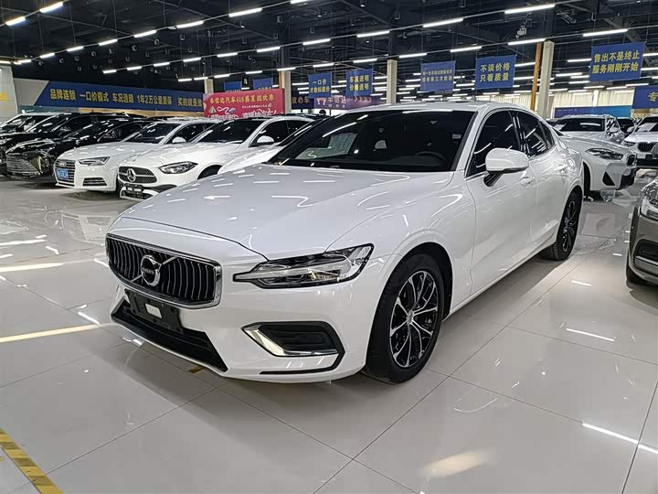 Фото 2 - Volvo S60