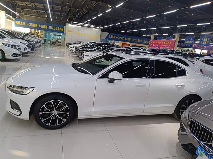 Фото 5 - Volvo S60