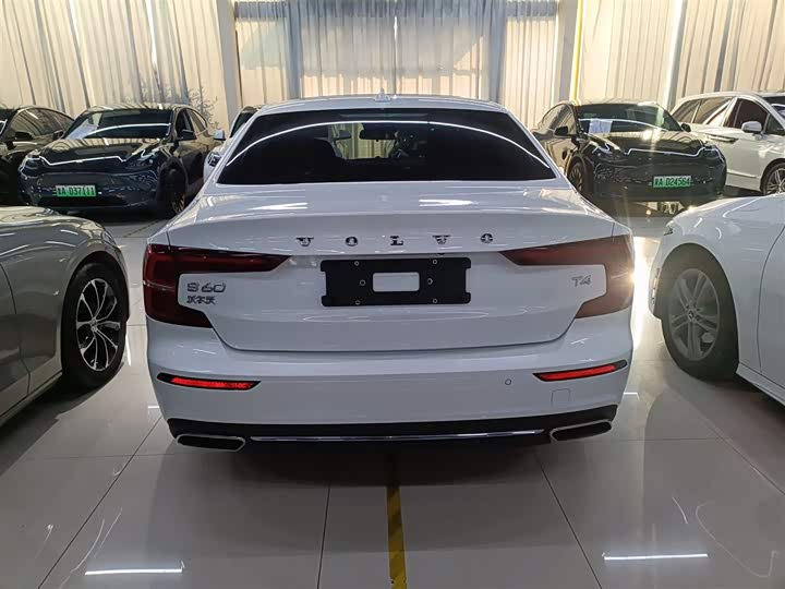 Фото 6 - Volvo S60