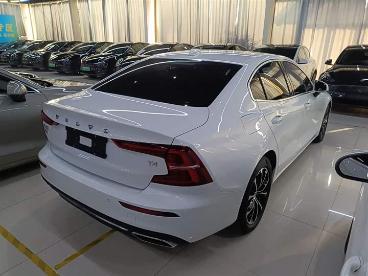 Фото 7 - Volvo S60