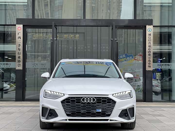 Фото 2 - Audi A4L