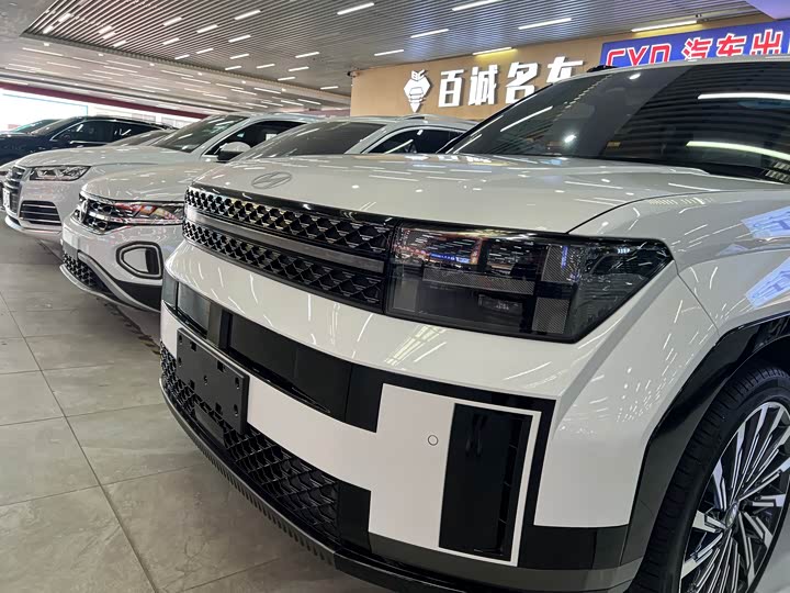 Фото 6 - Hyundai Santa Fe