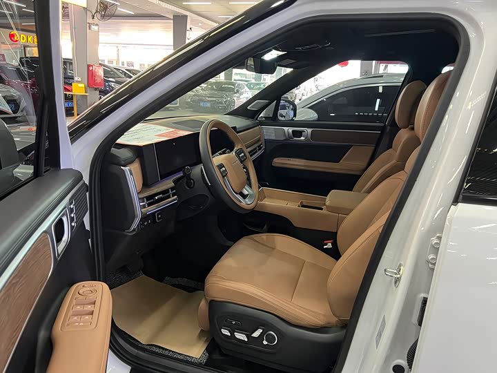 Фото 7 - Hyundai Santa Fe