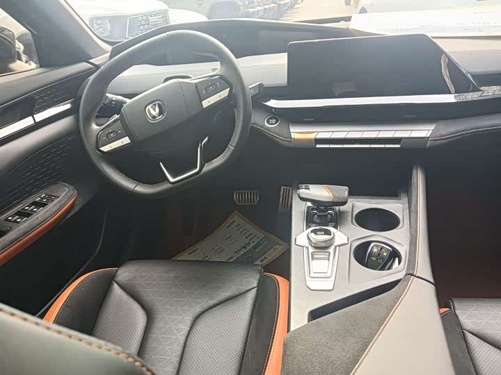 Фото 7 - Changan UNI-V