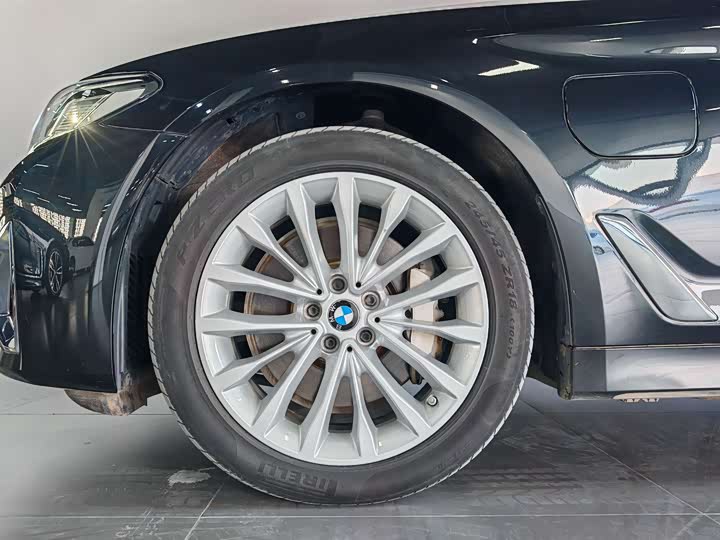 Фото 6 - BMW 5 Series Hybrid