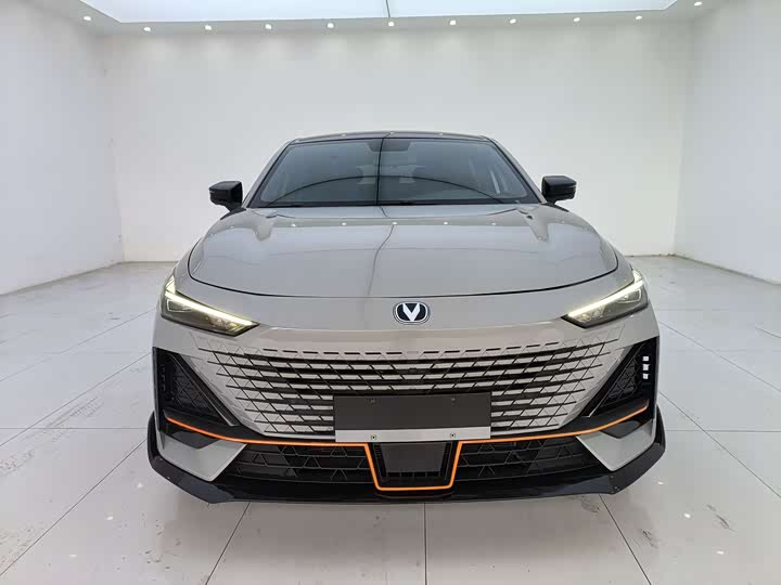 Фото 2 - Changan UNI-V