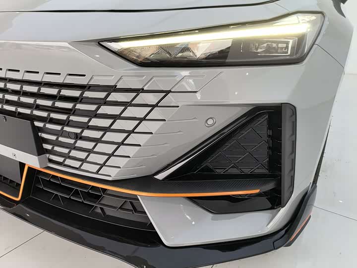 Фото 4 - Changan UNI-V