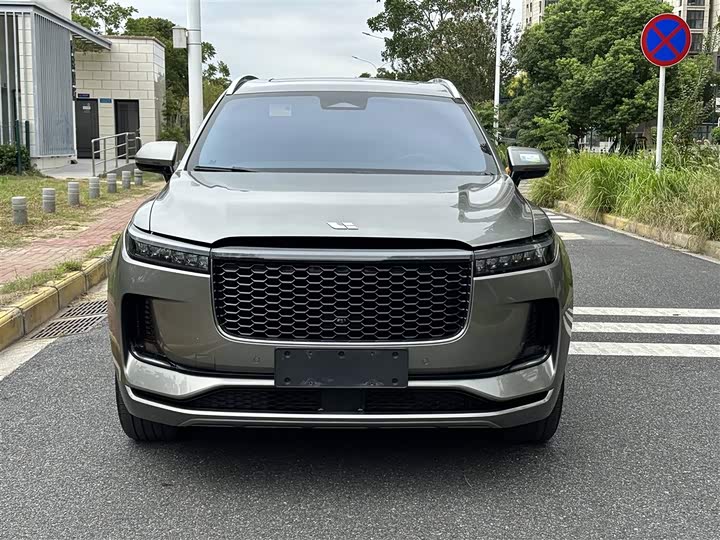 Фото 2 - LiXiang One