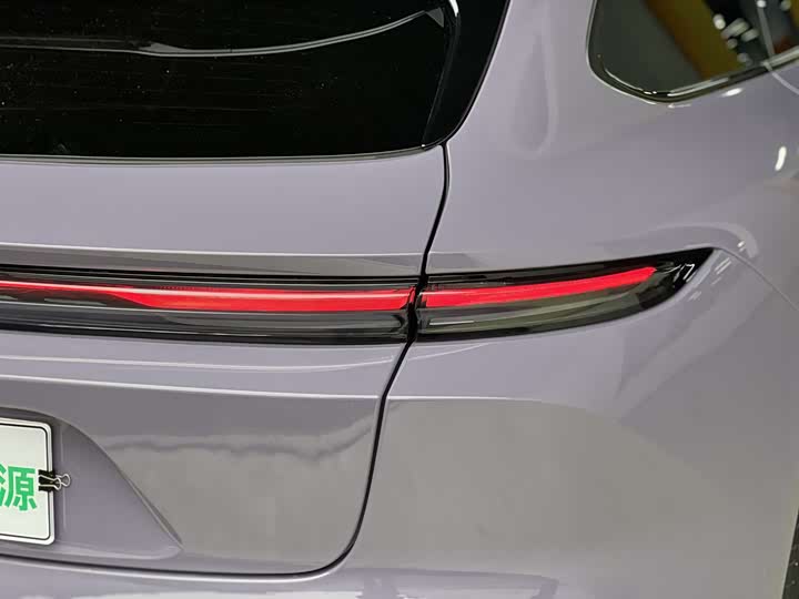 Фото 8 - Nio ET5T