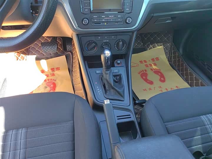 Фото 6 - Volkswagen Lavida