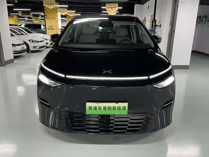 Фото 2 - XPeng X9