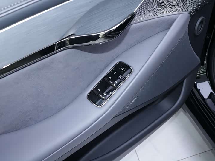 Фото 6 - Voyah Passion