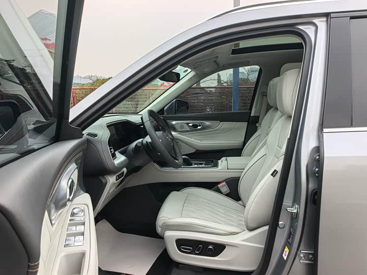 Фото 4 - GAC Trumpchi GS8