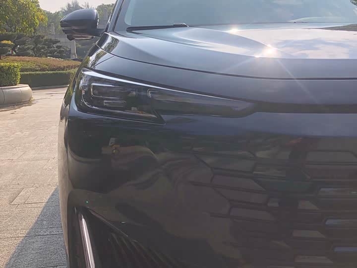 Фото 9 - Changan UNI-K Hybrid