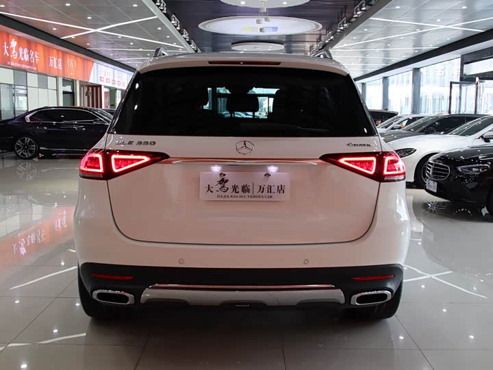 Фото 8 - Mercedes-Benz GLE-Class