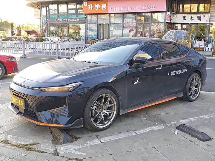 Фото 1 - Changan UNI-V