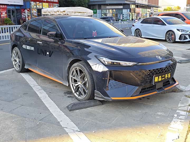 Фото 3 - Changan UNI-V