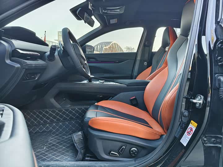 Фото 7 - Changan UNI-V