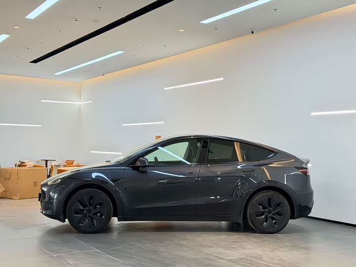 Фото 3 - Tesla Model Y