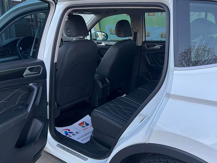 Фото 6 - Volkswagen Tiguan L Pro