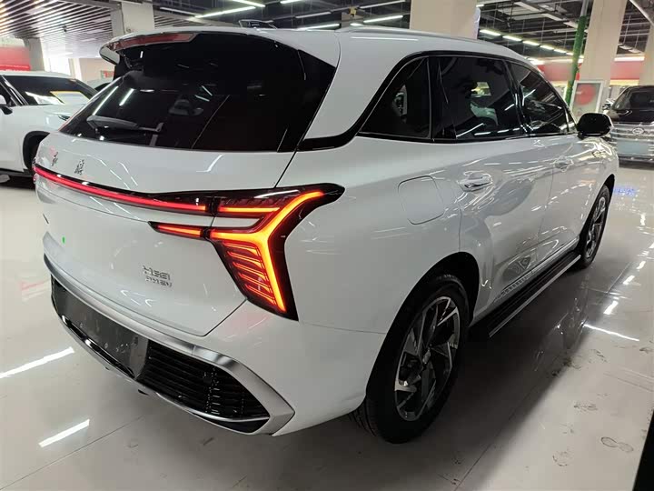 Фото 7 - Hongqi HS3 Hybrid