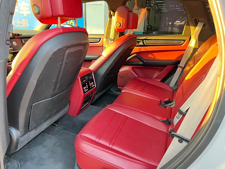 Фото 9 - Porsche Cayenne